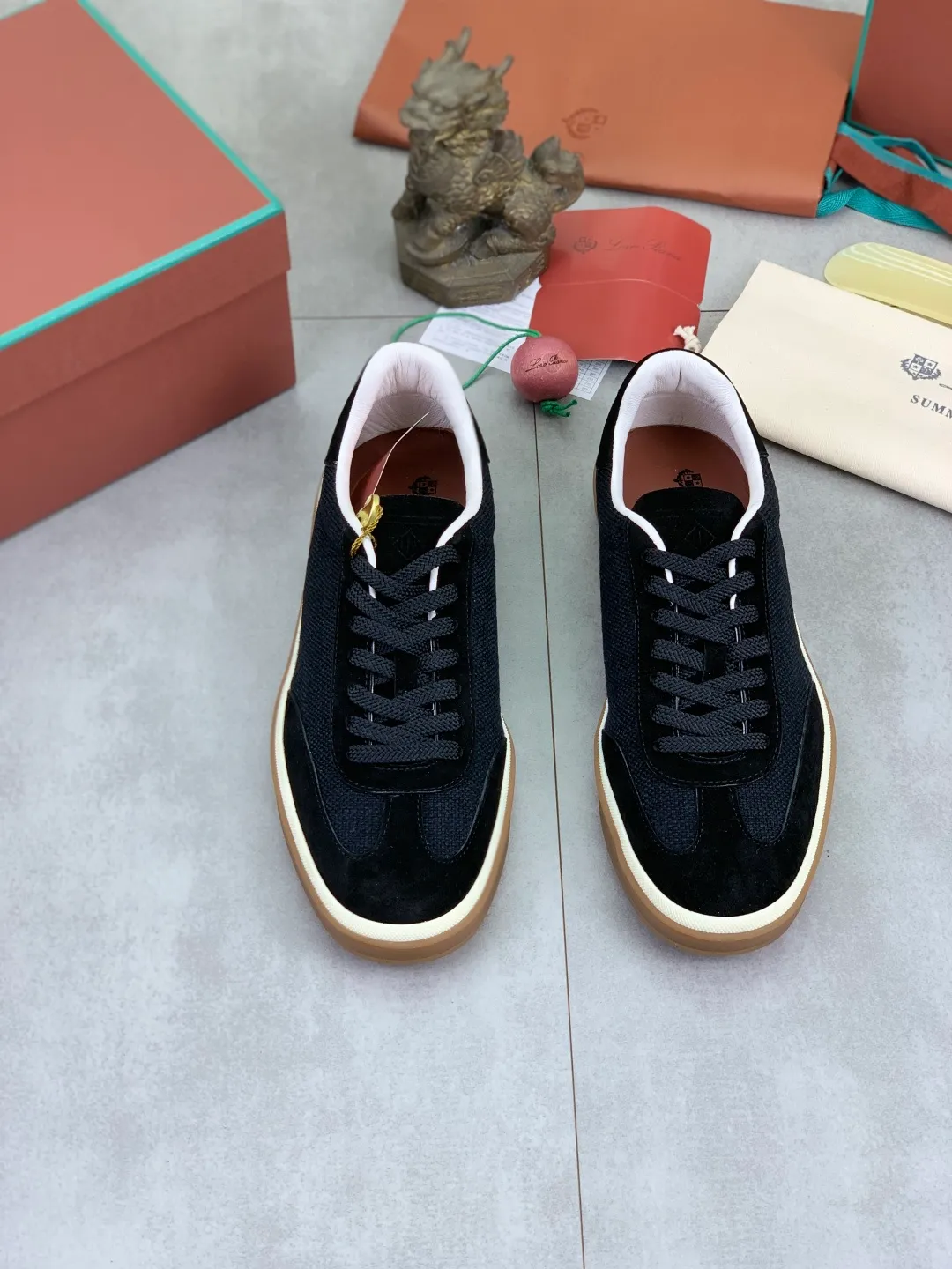 Men's Men's Shoes 💰P560 New Style 💰 The latest casual shoes Loro Piana 💯 Top grade 💯 Buy the original copy 💯 Founded the existing Loro Piana company on April 24, 1924. It is now the sixth generation of family business, providing the best quality products to customers who are discerning about taste and quality. Imported original fly woven fabrics with cowhide fabrics, plain calfskin lining, hand-stitched threads with cowhide feet, original packaging, high-end outsole, size: 38-45 (custom-made for 46), 7️⃣ colors available